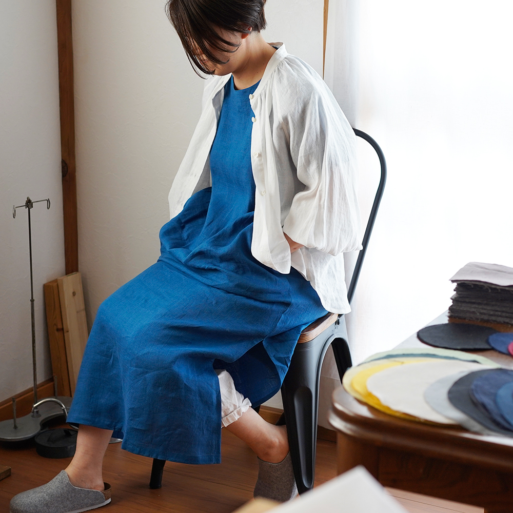 薄地 雅亜麻 リネン ワンピース フレンチスリーブ ビッグ Tシャツ ワンピース 襟ぐり小さめ 裾スリット 背中ファスナー 膝下丈 / 薄藍 (うすあい)【free】a041e-usa1