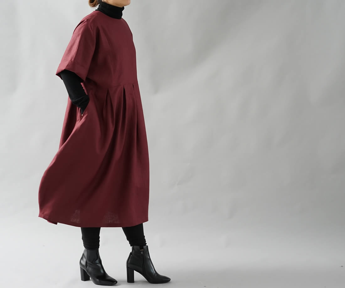 wafu わたぬき服装店綾織リネンワンピース ドルマンスリーブ コクーンワンピース 襟ぐり小さめ 背中ファスナー 膝下丈 / アガット ワンピース リネンワンピース リネン 麻 麻ワンピース 麻ワンピ リネンワンピ 半袖 半袖ワンピース 半袖ワンピ 半そでワンピース 半そでワンピ はんそで 半そで 半端袖 ミモレ丈 ミモレワンピース 膝下丈 ひざ下丈 丸首 丸首ワンピース クルーネック Uネック タック タックデザイン ボリューミー ふんわり フレア 無地 無地ワンピース 無地リネン ゆったり ドルマン ドルマンスリーブ 体型カバー ブラウン 茶色 トレンド 旬 着こなし 春 夏 秋 冬 レディース wafu 新作