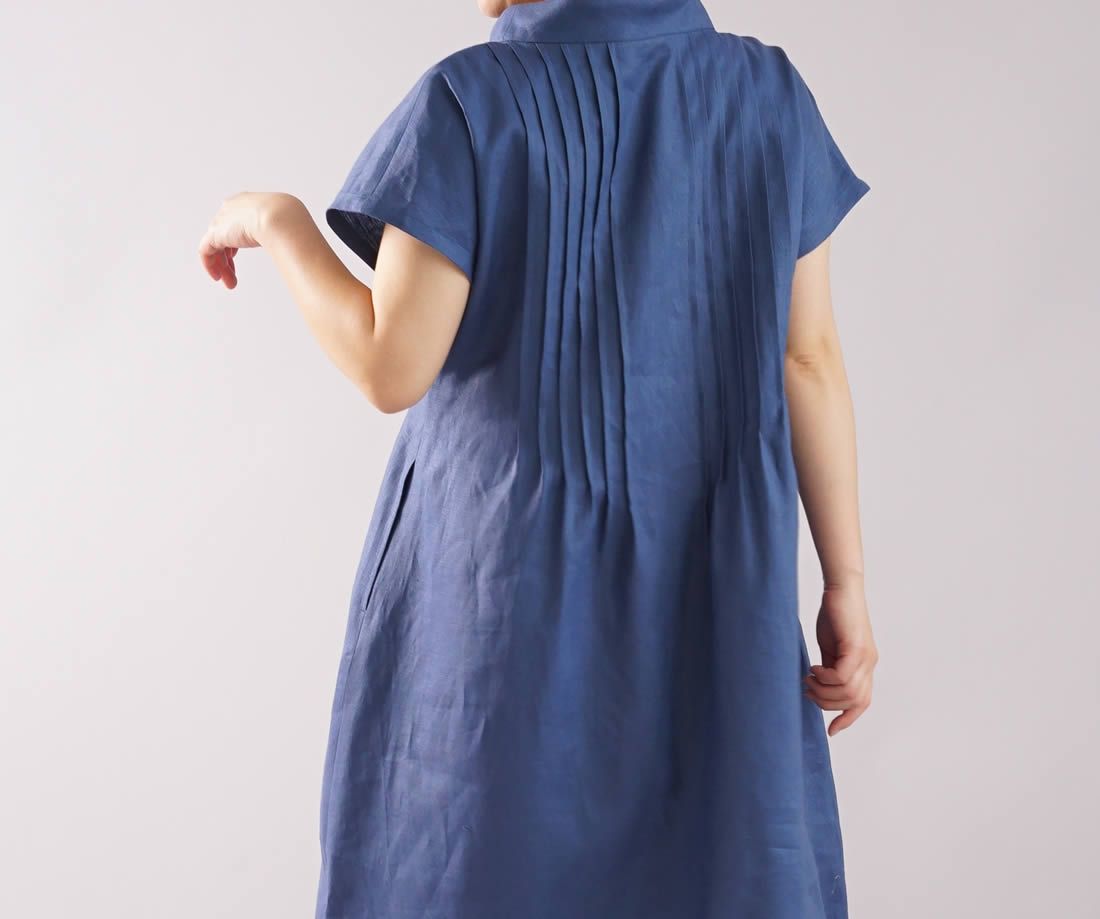 wafu わたぬき服装店 リネンワンピース ピンタック オフネックドレス シルクオーガンジー/ブルーマリーヌ リネンワンピース リネン 麻 麻ワンピース 麻ワンピ リネンワンピ 半袖 半そで はんそで ピンタック ボトルネック ハイネック ミモレ丈 ミモレワンピース 膝下丈 ひざ下丈 ひざ下丈ワンピース Aライン Aラインワンピ Aラインワンピース 青 ブルー ネイビー 紺 オフネック スタンドネック トレンド 旬 着こなし 春 夏 秋 冬 レディース wafu 新作