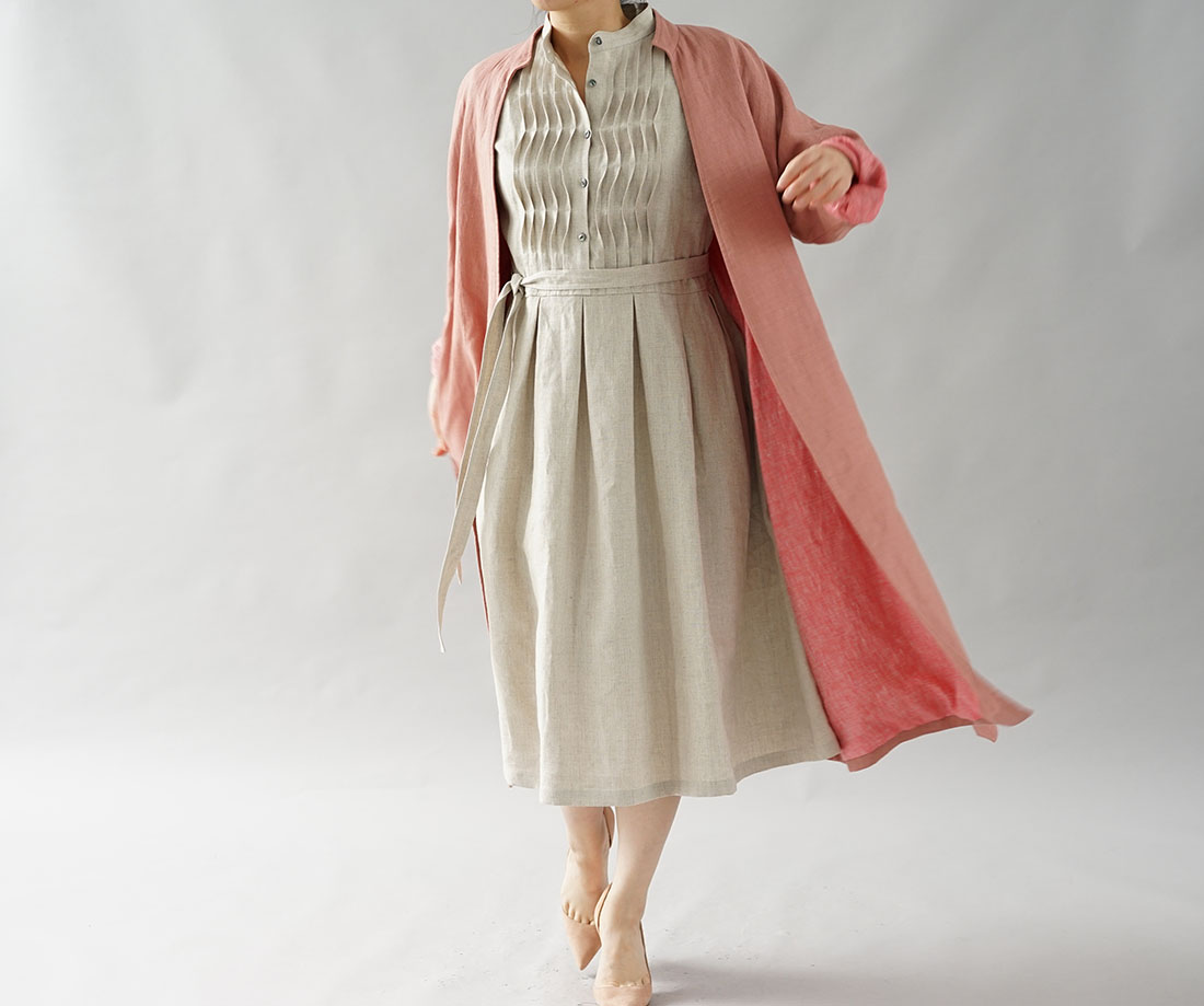 wafu わたぬき服装店 リネンワンピース 波ピンタック スタンドカラードレス 紐付き / 亜麻ナチュラル リネンワンピース リネン 麻 麻ワンピース 麻ワンピ リネンワンピ 7分袖 七分祖 ミモレ丈 ミモレワンピース 膝下丈 ひざ下丈 ひざ下丈ワンピース シャツワンピース スキッパーシャツワンピ スキッパー 波ピンタック ピンタック フレア フレアワンピース トレンド 旬 着こなし 春 夏 秋 冬 レディース wafu