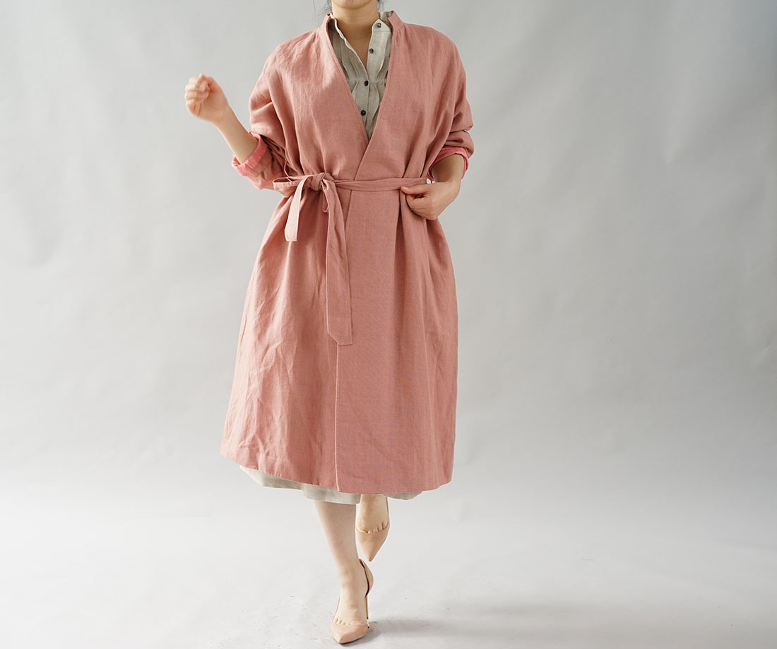 wafu わたぬき服装店 起毛 リネン 厚地 暖 スタンドカラー ガウンコート リネン裏地付き 羽織 / エンパイアローズ リネン リネンワンピース リネンワンピ 麻 麻ワンピース 麻ワンピ スクウェアネック スクエアネック 首元すっきり 7分袖 七分袖 半端袖 パフスリーブ ふんわり袖 ドレス ベルト ウエストVライン Aラインワンピース Aライン ミモレ丈 ミモレワンピース ひざ下丈 膝下丈 ひざ下丈ワンピース 膝下丈ワンピース タック ワンピ ナチュラル トレンド 旬 着こなし 春 夏 秋 冬 レディース wafu