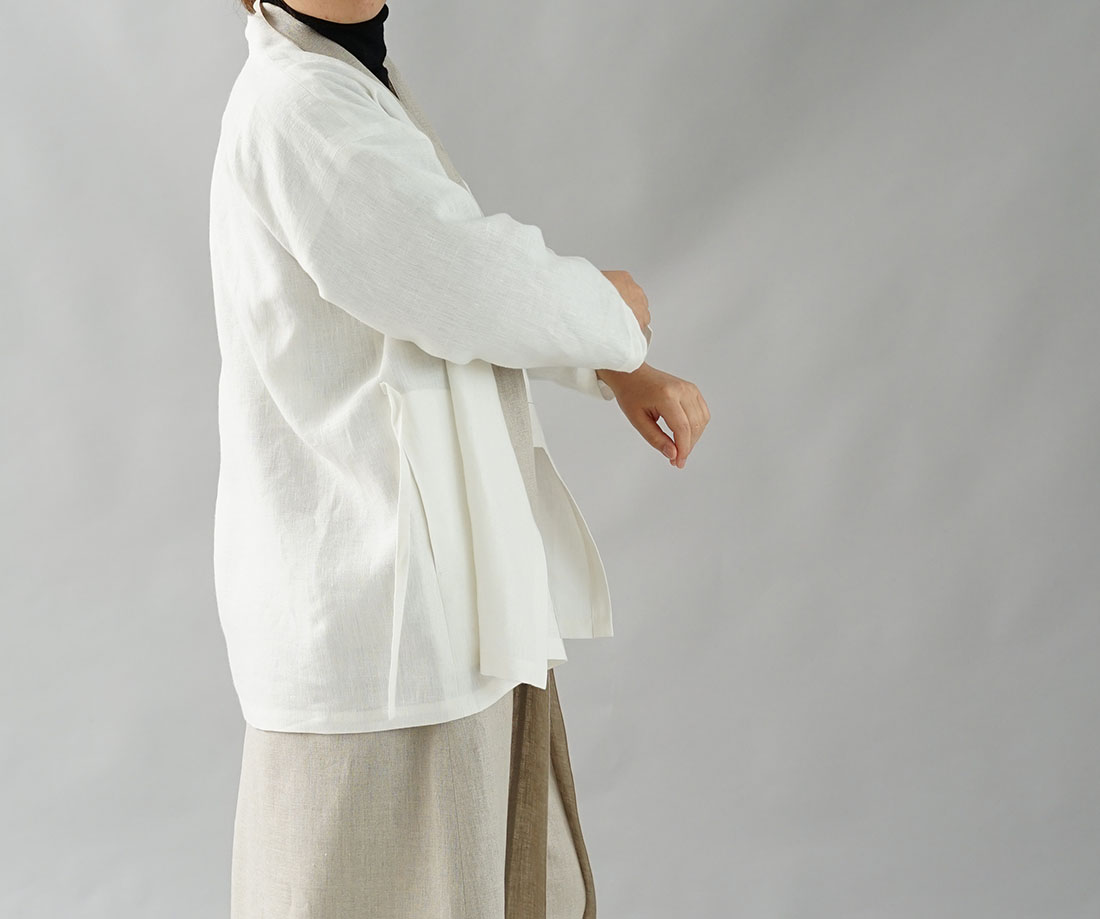 wafu わたぬき服装店 男女兼用 リネン 作務衣 和装 禅 羽織 リネンカーデ カーディガン 半端袖 ポケット付き / ホワイト リネン 麻 リネンアウター 作務衣 サムイ 作業着 羽織り カーディガン 長袖 リネン羽織り 麻カーデ カーディガン アウター 懐かしい レトロ 風合いの良い シンプル メンズライク かっこいい 職人 白 白色 ホワイト 無地 無地羽織り トレンド 旬 着こなし 春 夏 秋 冬 レディース wafu 新作
