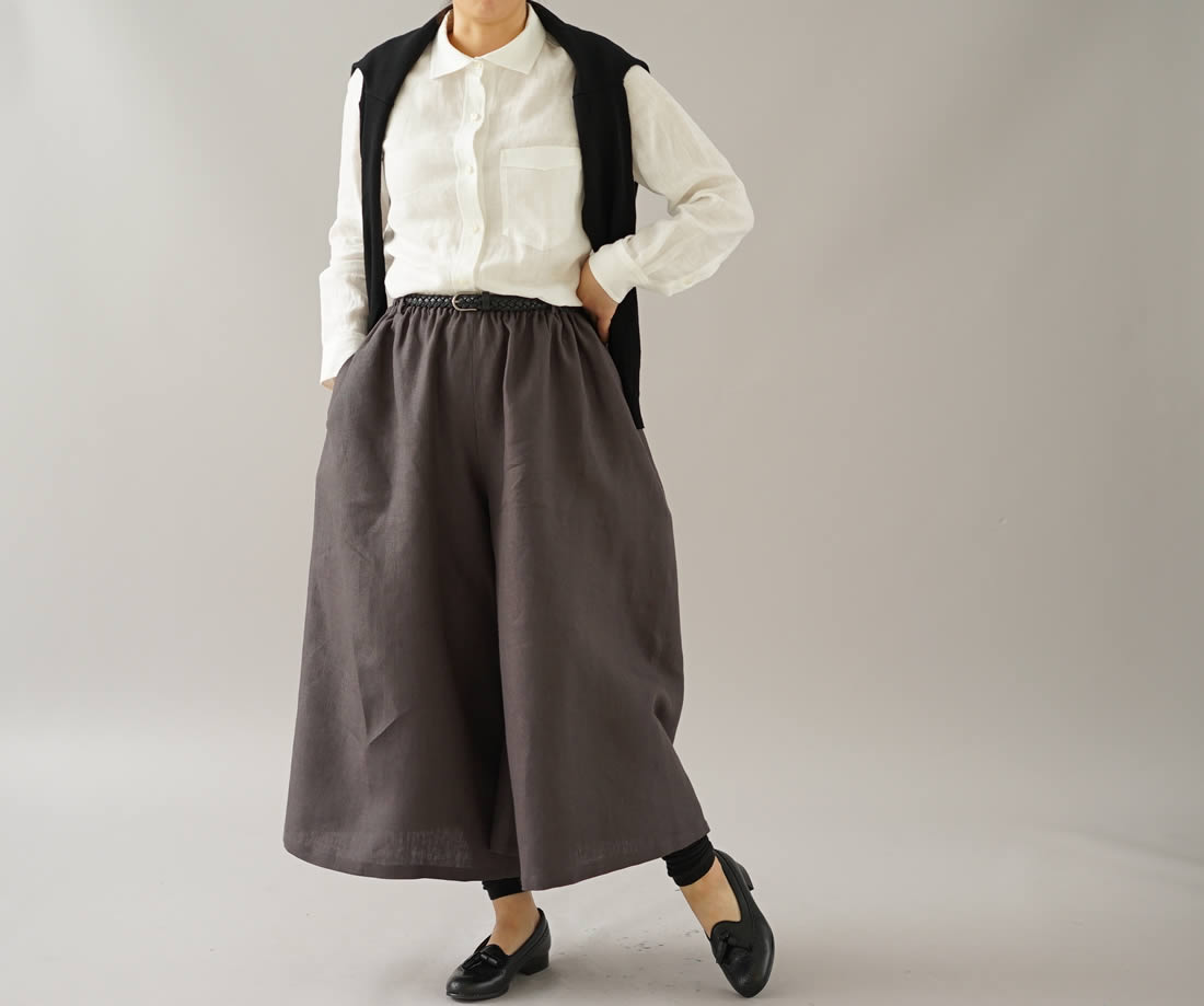 中厚 リネンパンツ 先染め ワイドスカーチョ キュロットパンツ ボトムス ポケット付き 半端丈 / 黒橡 くろつるばみ