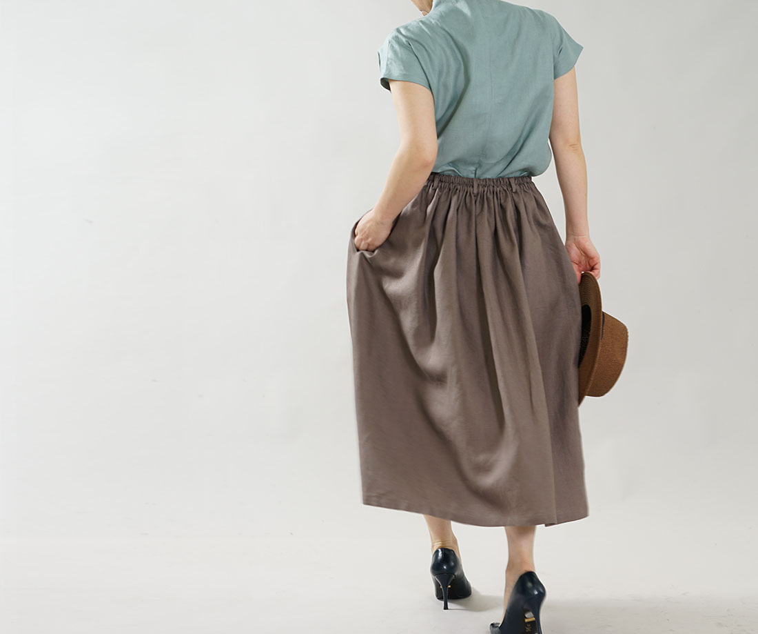 中厚 リネンスカート ギャザー 紐付き ゆったり目にも ウエストゴム ミモレ丈 膝下丈 ロングスカート / ヴァンダイクブラウン ボトムス スカート ひざ丈スカート 膝丈 膝丈スカート ミディアム丈 フレア フレアスカート ふんわり リネンスカート 麻スカート リネン 麻 ウエストゴム ギャザー ドレープ ゴムギャザー ウエスト紐 無地 無地スカート 無地ボトム ミモレ丈 ミモレ丈スカート ウエストリボン ブラウン モカ 茶色 トレンド 旬 着こなし 春 夏 秋 冬 レディース wafu 新作