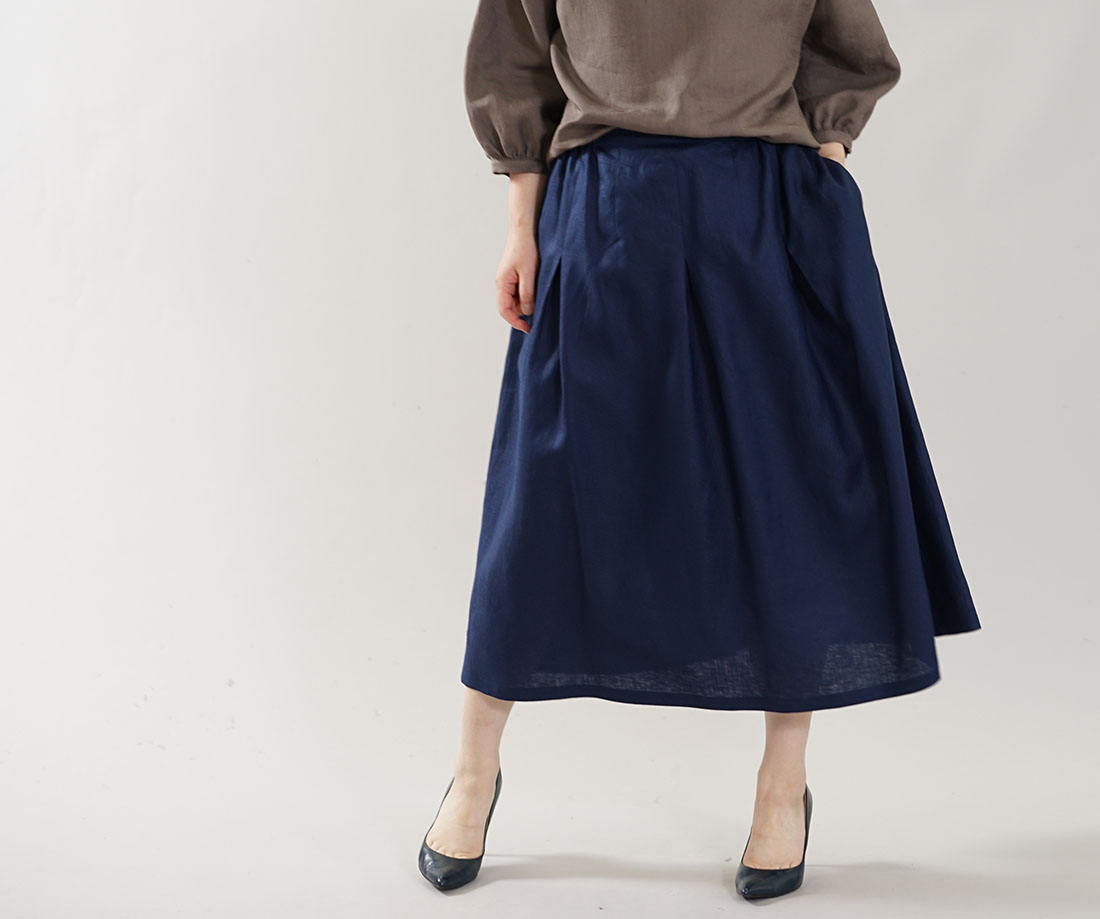 wafu わたぬき服装 わふ ワフ 薄手 リネン スカート ダブルの技法 タックスカート 膝下丈 ミモレ丈 オリエンタルブルー free s019a-obn2 スカート ロングスカート ロング丈 マキシ丈 マキシスカート 長いスカート ミモレ丈 ボトムス スカート フレア フレアスカート ふんわり リネンスカート 麻スカート リネン 麻 ウエストゴム タックデザイン プリーツ Aライン 無地 無地スカート ネイビー 紺 濃紺 トレンド 旬 着こなし 春 夏 秋 冬 レディース wafu 新作