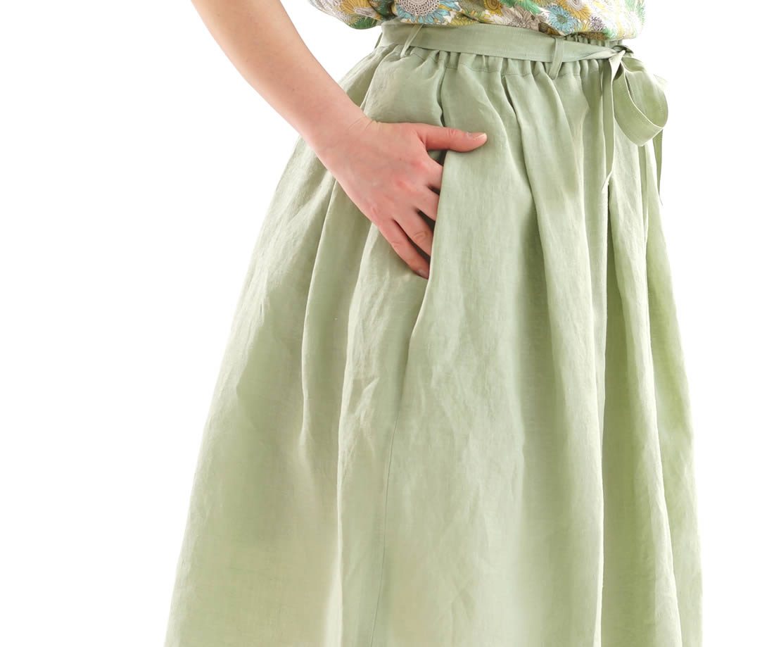 wafu 綿貫服装店 リネンスカート プリーツ 紐付き ウエストゴム ミモレ丈 膝下丈 タックスカート/萌黄(もえぎ) ボトムス スカート フレア フレアスカート ふんわり リネンスカート 麻スカート リネン 麻 プリーツスカート プリーツ タック