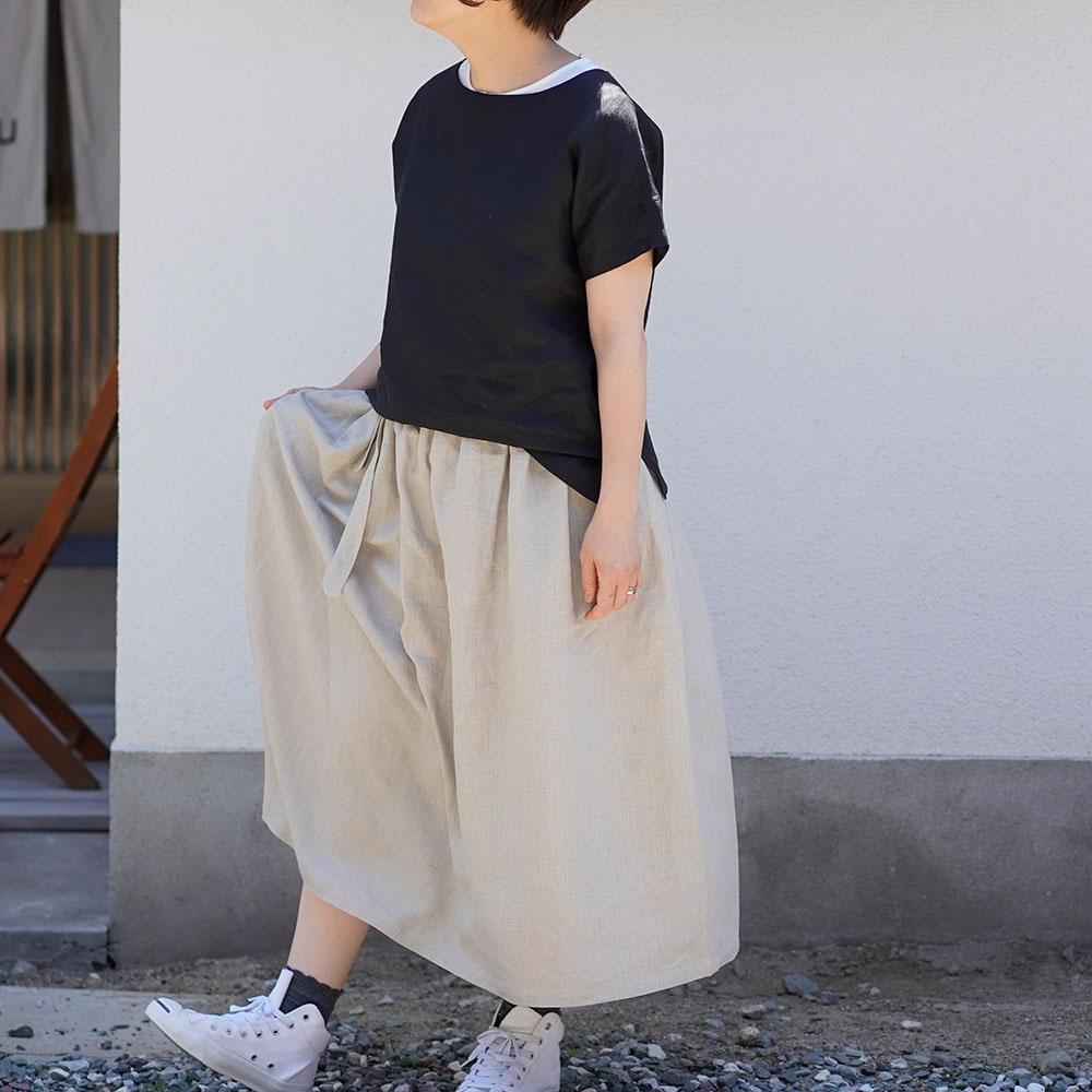 中厚 リネン Tシャツ ブラウス トップス ドロップショルダー 半袖 クルーネック / ブラック トップス カットソー Tシャツ リネン 麻 リネントップス 麻トップス 半袖 半袖トップス 半袖Tシャツ はんそで 半そで 半端袖 丸首 クルーネック Uネック ドロップショルダー ゆる 無地 無地トップス 無地カットソー 無地Tシャツ 無地T 黒 黒色 ブラック 涼しげ 透ける 透け感 トレンド 旬 着こなし 春 夏 秋 冬 レディース wafu 新作