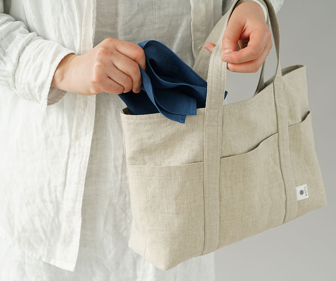 wafu ワフ わふ わたぬき服装店 中厚リネン ハンカチ ふきん 台ふきん 多目的用途に使えるリネン布 / 色とりどり リネン 生地 麻 ハンカチ ふきん 布巾 台ふきん ランチョンマット テーブルマット スクエア パーティ ホームパーティ 無地 テーブルウエア はんかち 無地ハンカチ おしゃれ 人気 スカーフ カラフル 強い 万能 トレンド 旬 wafu 新作