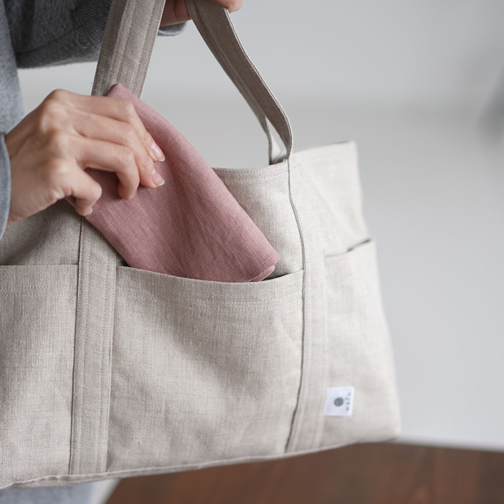 【見習い製作品】リネン ハンカチ ふきんや 台ふきんに。 多目的用途に使えるリネン布【ネコポス可】 / 色とりどり サイズに多少前後あり【約30cm×30cm 】z002a