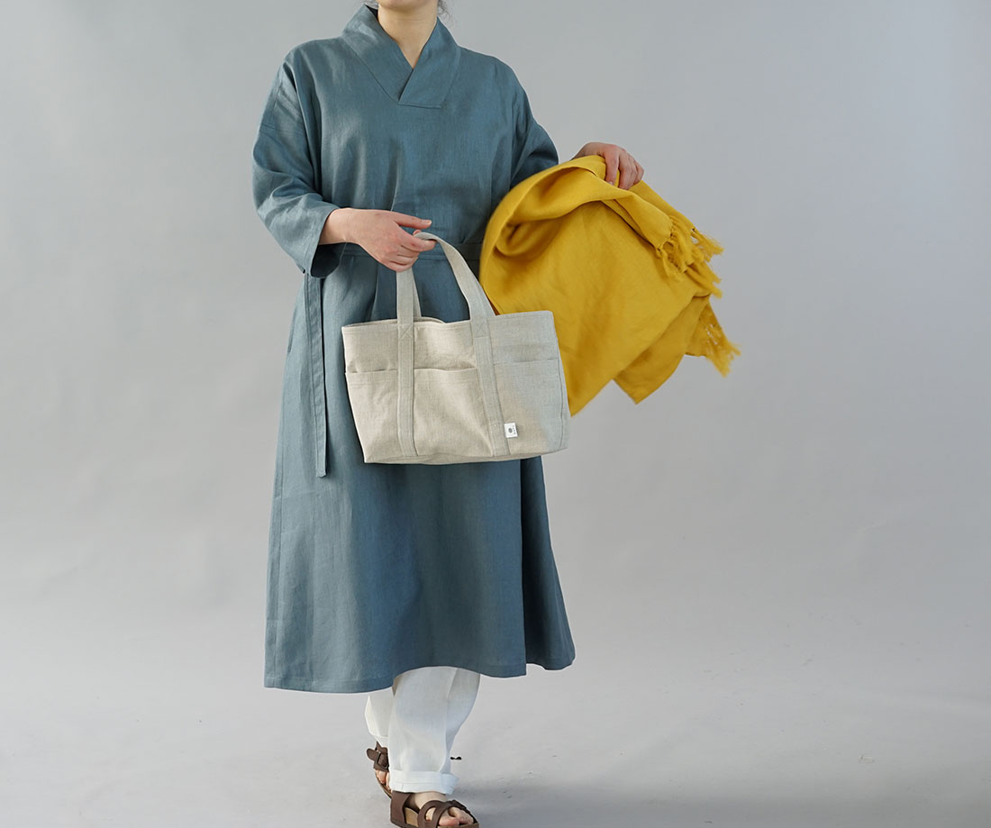 wafu ワフ わふ わたぬき服装店 ちょうどいい大きさ リネンバッグ トートバッグ 布バッグ 布トート 麻バッグ リネントート リネンカバン 鞄 / 4色展開 バッグ カバン ハンドバッグ トートバッグ トート シンプル ナチュラル リネンバッグ リネンカバン 麻バッグ ポケット付き お弁当入れ ナチュラルバッグ 可愛い おしゃれ 3色 無地 亜麻ナチュラル ベージュ 生成り キナリ ネイビー 濃紺 紺 ルビーレッド 赤 レッド ダークレッド イエロー 黄色 トレンド 旬 着こなし 春 夏 秋 冬 レディース wafu 新作